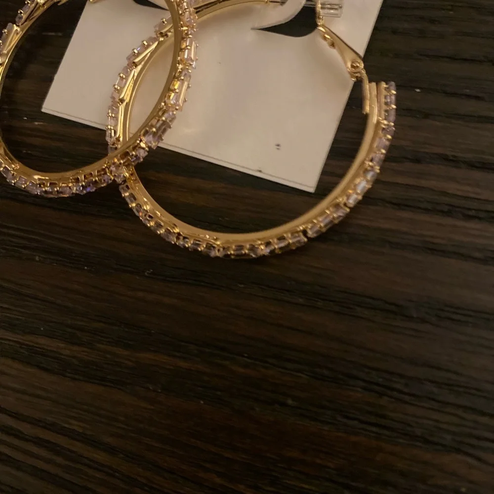 NEW Jessica Simpson hoop earrings